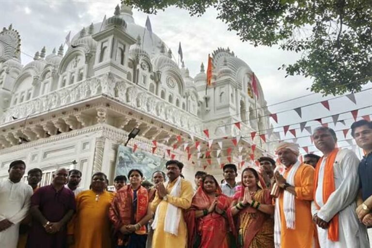 121 किमी लंबी कांवड़ यात्रा का बांदकपुर धाम में समापन