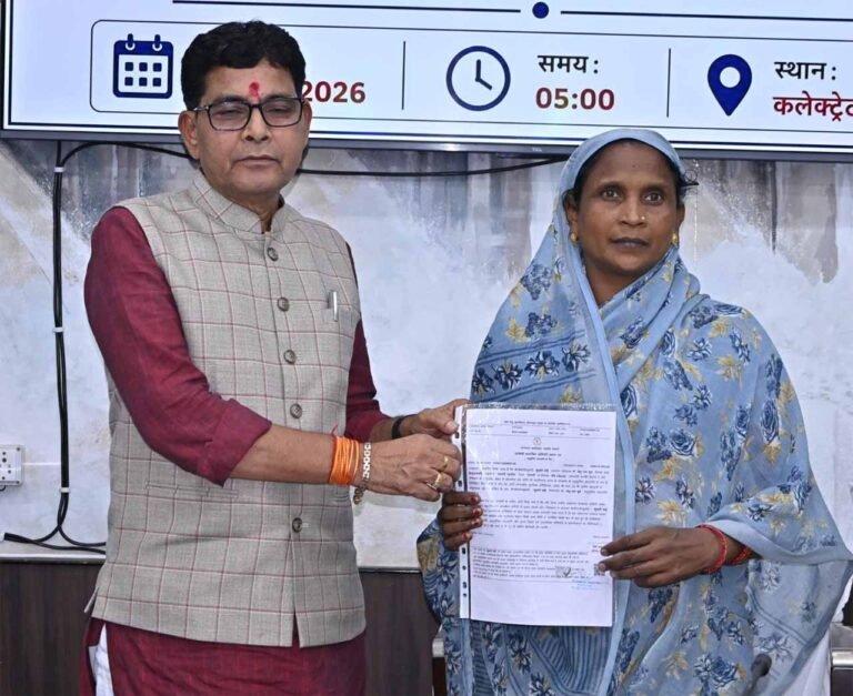 ​राजस्व मंत्री टंक राम वर्मा ने हितग्राहियों को वितरित किए डिजिटल जाति प्रमाण पत्र