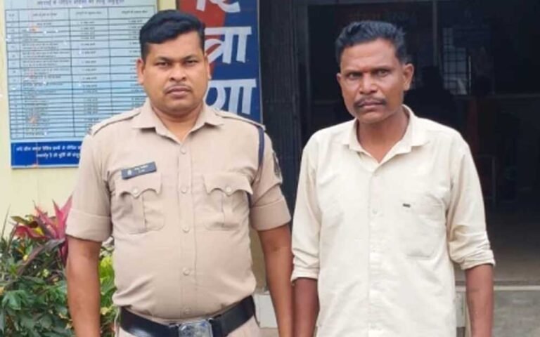 फॉरेस्ट-होमगार्ड में नौकरी का झांसा, वर्दी दिखाकर लाखों की ठगी करने वाला हिस्ट्रीशीटर गिरफ्तार