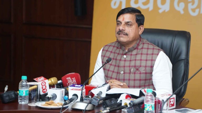 MP की 22 लाख बहनों को मिला रक्षाबंधन का तोहफा! CM मोहन यादव ने सिंगल क्लिक से ट्रांसफर किए ₹99 करोड़