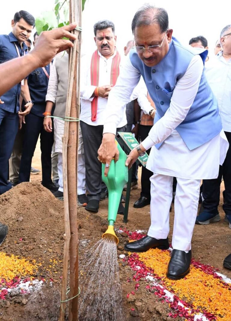 ‘पीपल फॉर पीपुल’ अभियान के तहत 15 एकड़ में लगाए गए 2500 से अधिक पीपल के पौधे