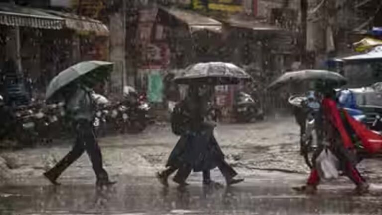 25 राज्यों में मूसलाधार बारिश की चेतावनी, यूपी-बिहार समेत कई जगह वज्रपात और तूफान का खतरा