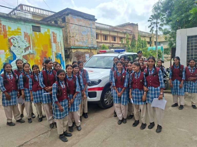 11वीं एवं 12वीं के विद्यार्थियों में कानूनी जागरूकता, राष्ट्रीय सुरक्षा एवं सामाजिक उत्तरदायित्व विकसित करने हेतु प्रत्येक शनिवार आयोजित होगा सामुदायिक पुलिसिंग कार्यक्रम