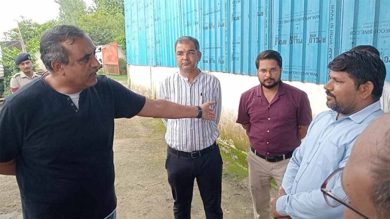 कलेक्टर ने सफल औद्योगिक इकाइयों का किया निरीक्षण, आईटीआई एवं पॉलीटेक्निक विद्यार्थियों के लिए एक्सपोजर विजिट कराने के दिए निर्देश
