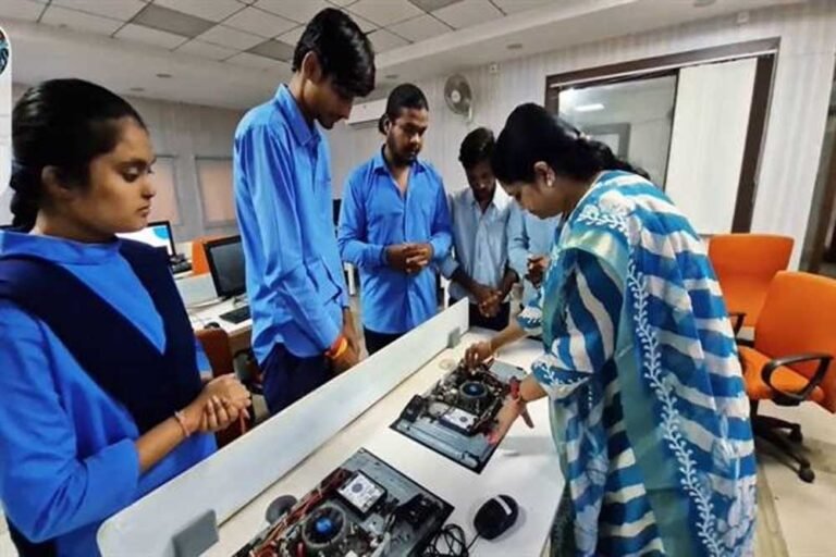 मंत्री  टेटवाल ने प्रशिक्षण अधिकारियों को दी बधाई