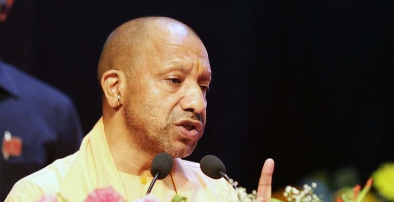 सीएम योगी ने अम्बेडकरनगर में किया 706 करोड़ से अधिक की 194 विकास परियोजनाओं का लोकार्पण/शिलान्यास