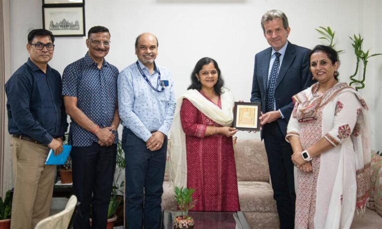 स्वास्थ्य सेवाओं को मजबूत करने, संवेदनशील वर्गों तक पहुंच और आगामी प्राथमिकताओं पर हुई विस्तार से चर्चा