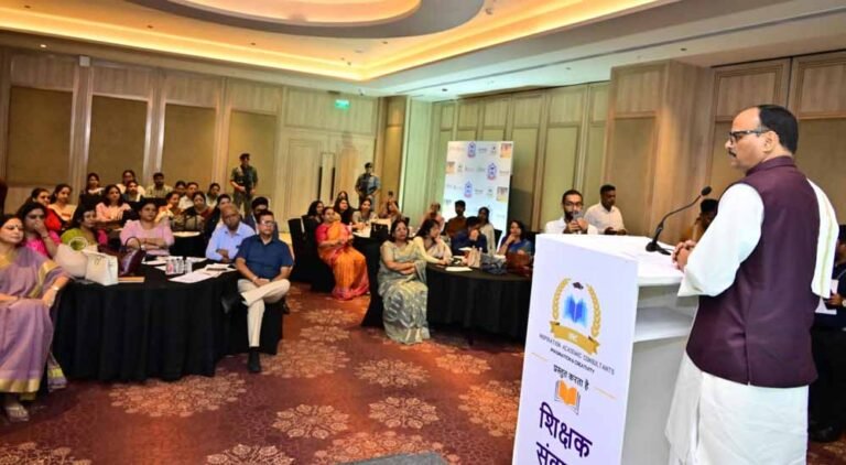 UP Education: AI से नहीं बदलेगी शिक्षकों की भूमिका, ब्रजेश पाठक ने बताया शिक्षा में तकनीक का नया रास्ता
