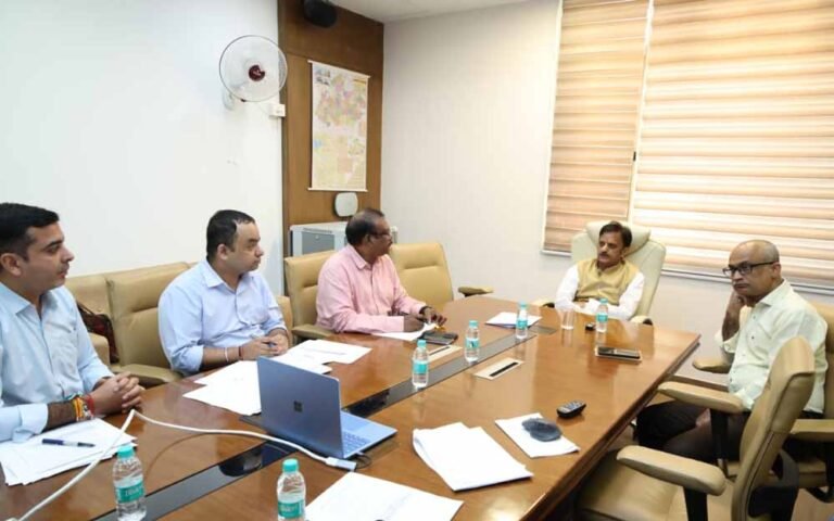 नर्सिंग छात्रों के परीक्षा परिणाम पर डिप्टी CM शुक्ल ने की समीक्षा, हाईकोर्ट के आदेश पर जल्द कार्रवाई के निर्देश