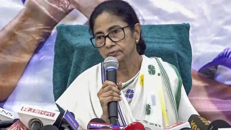 जिस लेफ्ट से दशकों तक लड़ीं ममता, अब उसी से बातचीत; SIR मुद्दे पर साथ आने की तैयारी