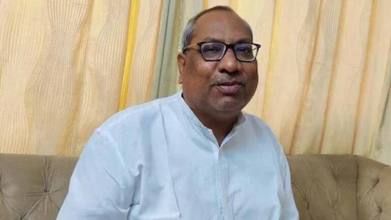 मछुआरा समाज के वोटों पर सियासत तेज, संजय निषाद ने किया आगाह- दलाली करने वालों से बचें