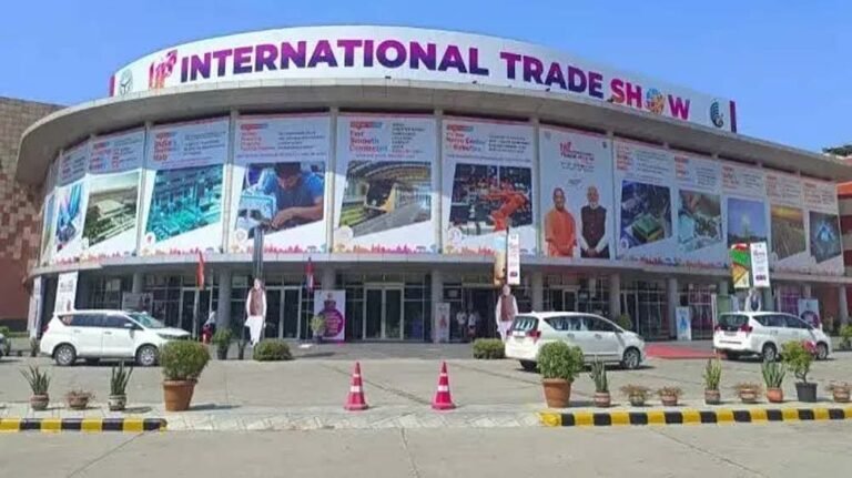 -बैंकिंग, इंश्योरेंस, फार्मा और मेडिकल से लेकर खेल पत्रकारिता तक के विकल्पों की मिली जानकारी