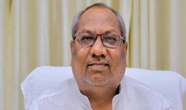 ‘हक मांगने पर गोलियां चलवाईं, अब हितैषी बनने का ढोंग’- सपा पर संजय निषाद का वार