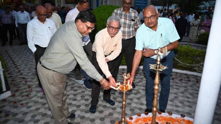 सेवा संकल्प’ अभियान को मिला नया संदेश, पॉवर कंपनी के MD ने जलाया संकल्प का दीपक