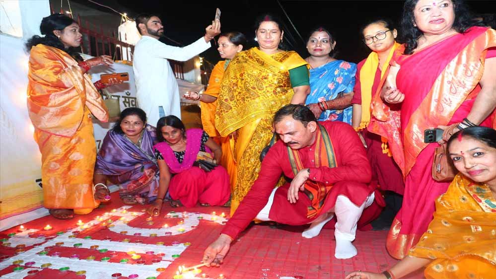 मनेन्द्रगढ़ में ‘सेवा संकल्प अभियान’ का भव्य शुभारंभ, PM मोदी के 25 वर्षों के सेवाकाल पर हुए कार्यक्रम