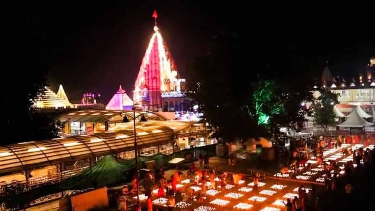 महाकाल की नगरी उज्जैन के नाम नया विश्व रिकॉर्ड, 33,27,125 दीपों से जगमगाया शहर
