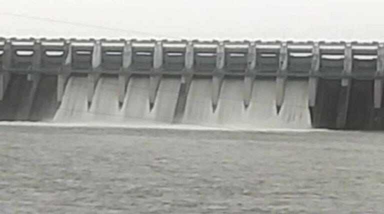 बाणसागर बांध से भारी मात्रा में पानी छोड़ा गया, सोन नदी किनारे बसे गांवों पर बढ़ा खतरा