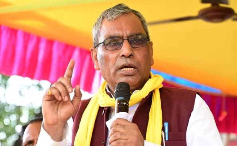 एटा-कासगंज में सपा नेताओं के विवाद पर ओम प्रकाश राजभर ने अखिलेश यादव को घेरा