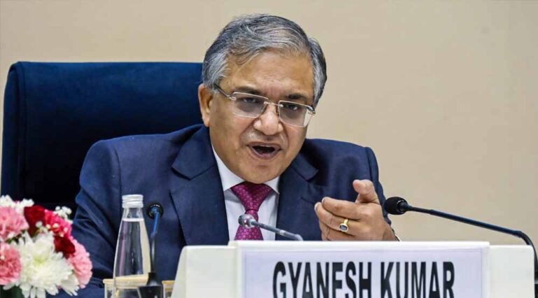 SIR विवाद के बीच EC का जवाब, कहा- फैसलों पर कोई औपचारिक असहमति नहीं
