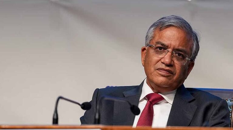 चुनाव आयोग को लेकर सियासी घमासान, CEC ज्ञानेश कुमार के खिलाफ विपक्ष का नया दांव