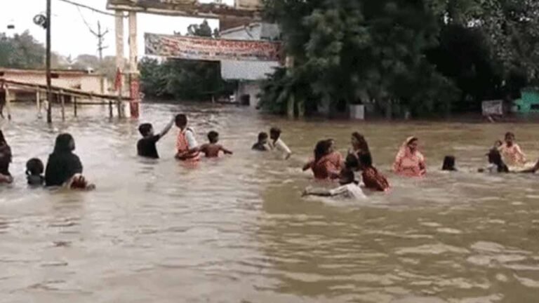 बस्तर से रायगढ़ तक बाढ़ का कहर, 16 हजार से ज्यादा लोगों का रेस्क्यू