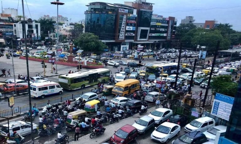 इंदौर में Wrong Side Driving पर बड़ा एक्शन, 4 लोगों पर FIR; ड्रोन से रखी जा रही नजर