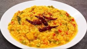 दाल-चावल में डालें सब्जियों का ट्विस्ट, संजीव कपूर से सीखें स्वादिष्ट और हेल्दी खिचड़ी बनाना