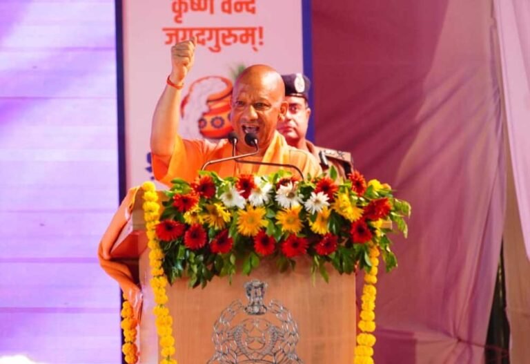 आस्था की ताकत पर बोले सीएम योगी, ‘आक्रांता मंदिर तोड़ सकता है, हमारी श्रद्धा नहीं’
