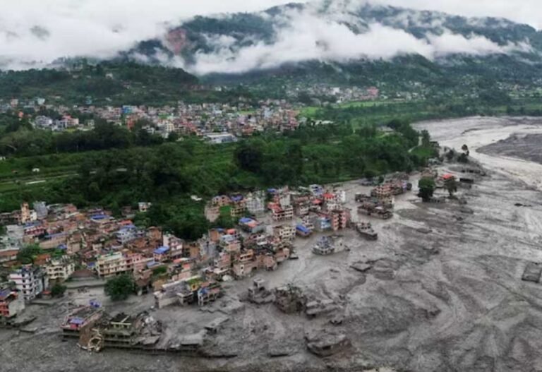 नेपाल त्रासदी में नहीं थम रही मौतों की संख्या, अब तक 1,344 लोगों की मौत