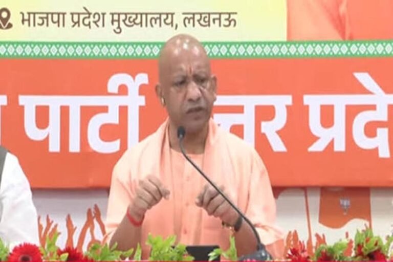 पीएम मोदी की 25 साल की यात्रा पर यूपी में बड़ा अभियान, हर बूथ पर जलाया जाएगा ‘आशीर्वाद का दीया’