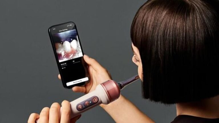 Dyson ने लॉन्च किया AI वाला CameraJet टूथब्रश, कैमरा देखकर खुद साफ करेगा दांतों के गैप
