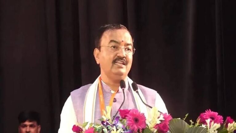 पिछली सरकारों के दौर के गुंडाराज पर निशाना साधते हुए योगी सरकार की कानून-व्यवस्था की सराहना की