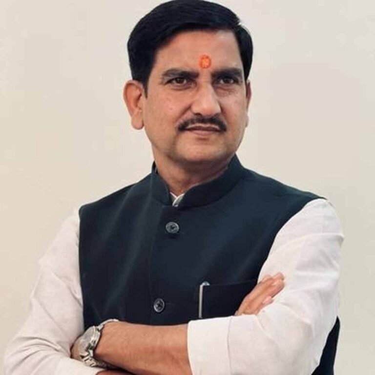 केंद्रीय राज्यमंत्री तोखन साहू ने दिल्ली में किरण देव से की मुलाकात, जाना स्वास्थ्य हाल