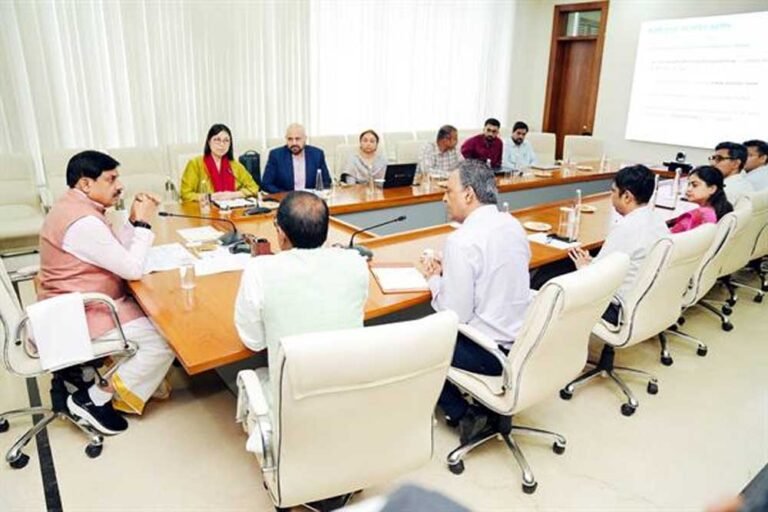 मुख्यमंत्री की उपस्थिति में आरयूएमएसएल और एडीबी के मध्य हुआ एमओयू