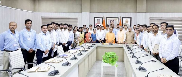 मुख्यमंत्री योगी से मिले प्रदूषण नियंत्रण बोर्ड में नवचयनित 40 अधिकारी