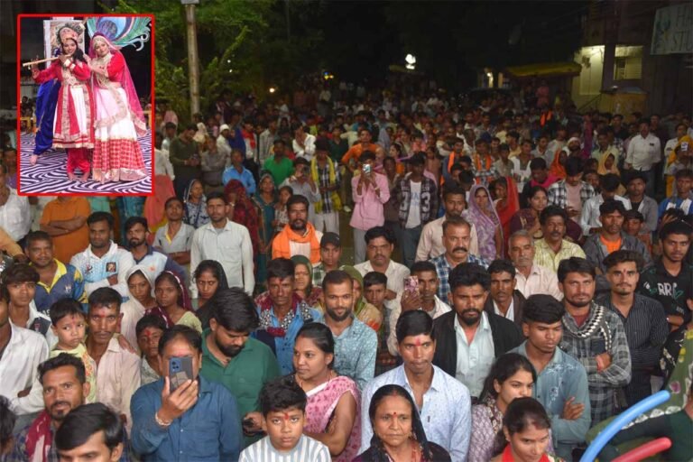 आस्था, परंपरा और राष्ट्रभक्ति का संगम बना पुराना नाका, युवाओं ने जोश से सजाया 21वां मटकी फोड़ उत्सव, रामपुरिया की टीम ने फोड़ी मटकी