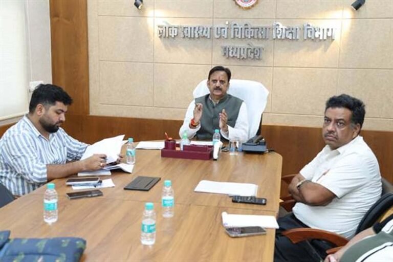 उप मुख्यमंत्री शुक्ल ने प्रदेशवासियों से स्वैच्छिक रक्तदान की अपील की