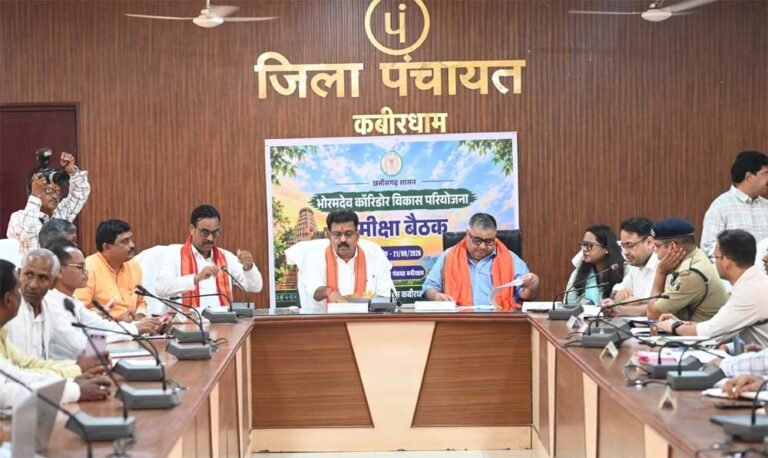 निर्माण कार्यो की धीमी प्रगति पर उप मुख्यमंत्री एवं पर्यटन मंत्री ने ठेकेदारों और निर्माण एजेंसियों के प्रति जताई नाराजगी