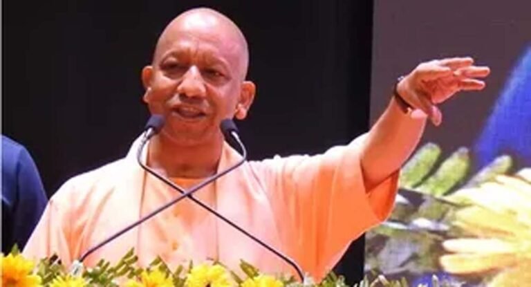 इसमें 77 हजार भर्तियां अकेले पुलिस व होमगार्ड विभाग में की जाएंगी