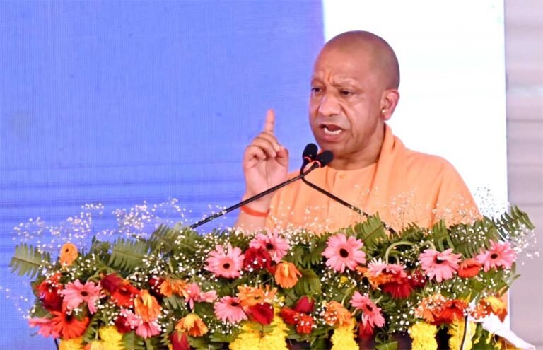 हाईकोर्ट बार एसोसिएशन, इलाहाबाद के सम्मान समारोह में मुख्यमंत्री योगी आदित्यनाथ ने की घोषणा