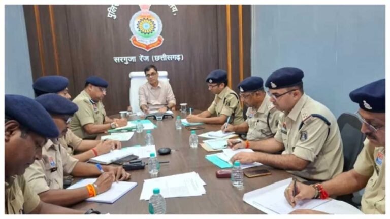 हथियारबाजी और चाकूबाजी पर अंबिकापुर IG सख्त, बोले- बदमाशों पर कसें नकेल