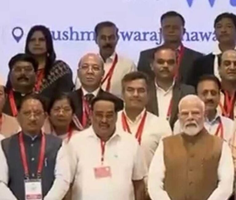 प्रधानमंत्री  नरेंद्र मोदी की मौजूदगी में मुख्यमंत्री  विष्णु देव साय ने राष्ट्रीय मंच पर प्रस्तुत किया छत्तीसगढ़ का जनभागीदारी आधारित जल संरक्षण मॉडल