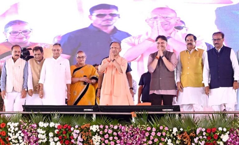 योगी सरकार की पहल से ग्रामीण महिलाओं के स्थानीय उत्पादों को मिल रहा अंतरराष्ट्रीय बाजार