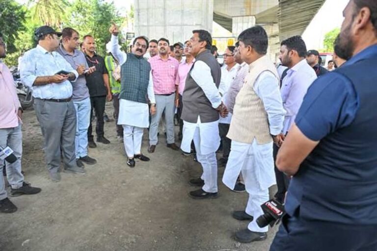 निर्माण कार्य में लापरवाही और अपर्याप्त सुरक्षा व्यवस्था पर जताई कड़ी नाराजगी, दिये पेनल्टी लगाने के निर्देश विभाग ने लगाई 20 लाख की पेनल्टी
