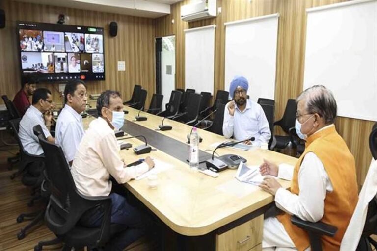 रबी सीजन के लिये करें बिजली की पर्याप्त व्यवस्था : ऊर्जा मंत्री  तोमर