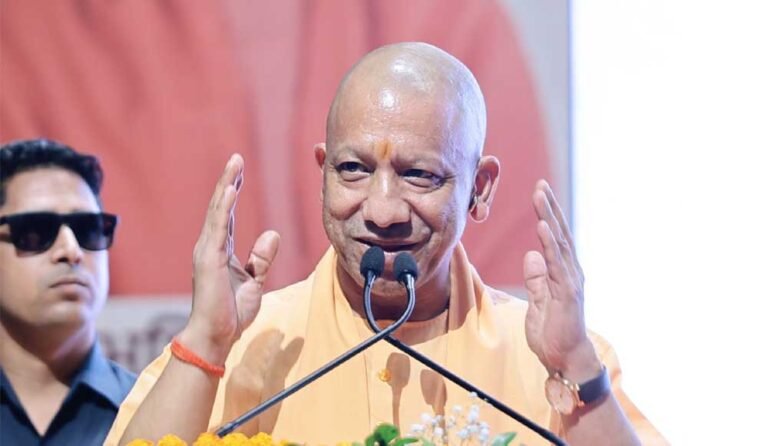 योगी सरकार में हॉट कुक्ड मील योजना से बदली बच्चों के पोषण की तस्वीर, गुणवत्ता और स्वच्छता की भी नियमित जांच