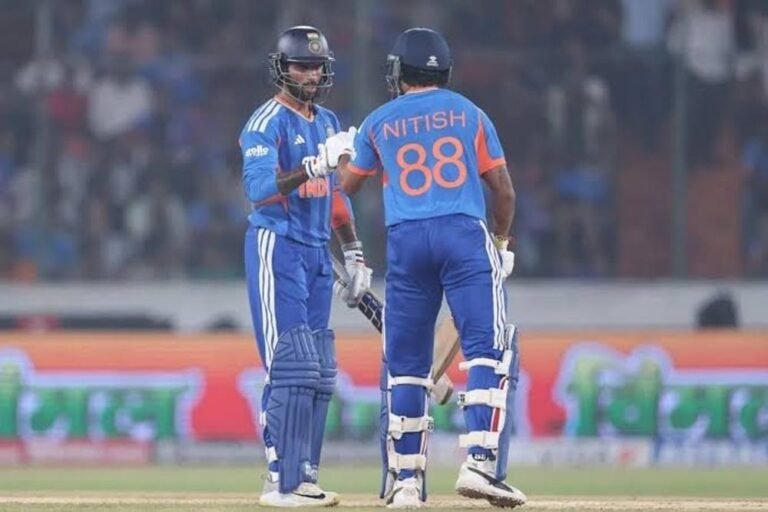 IND vs NZ 2nd T20: 70 रन पर 5 विकेट गंवाने के बाद भारत की धमाकेदार वापसी, तिलक वर्मा ने जड़ा नाबाद अर्धशतक