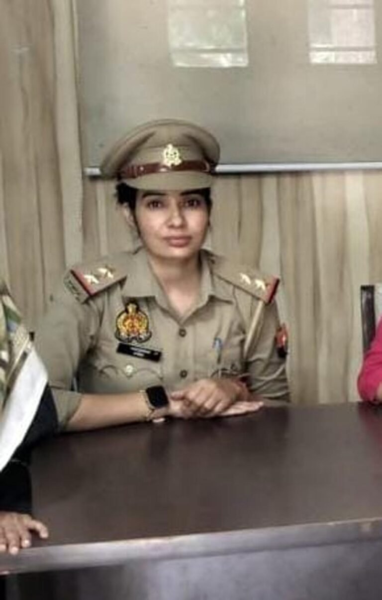 मुरादाबाद की बेटियों की ढाल बनीं एसआई समीक्षा ठाकुर, शोहदों पर कसा शिकंजा
