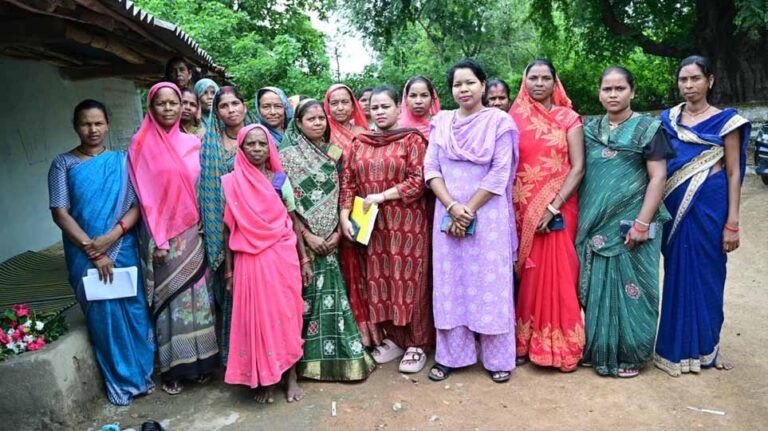 महिला सशक्तिकरण से ग्रामीण अर्थव्यवस्था को मिल रही नई मजबूती, स्वावलंबन और स्वरोजगार की दिशा में बढ़ रहे महिलाओं के कदम
