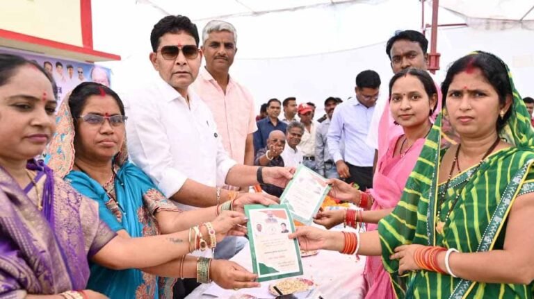 छत्तीसगढ़: बलौदाबाजार के विकास को मिलेगी नई रफ्तार, मंत्री टंक राम वर्मा ने बताई अपनी प्राथमिकता